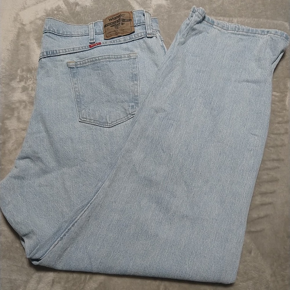 Wrangler Jeans Men 40x32 Lite Blue Denim Classic Western Farm Country Work